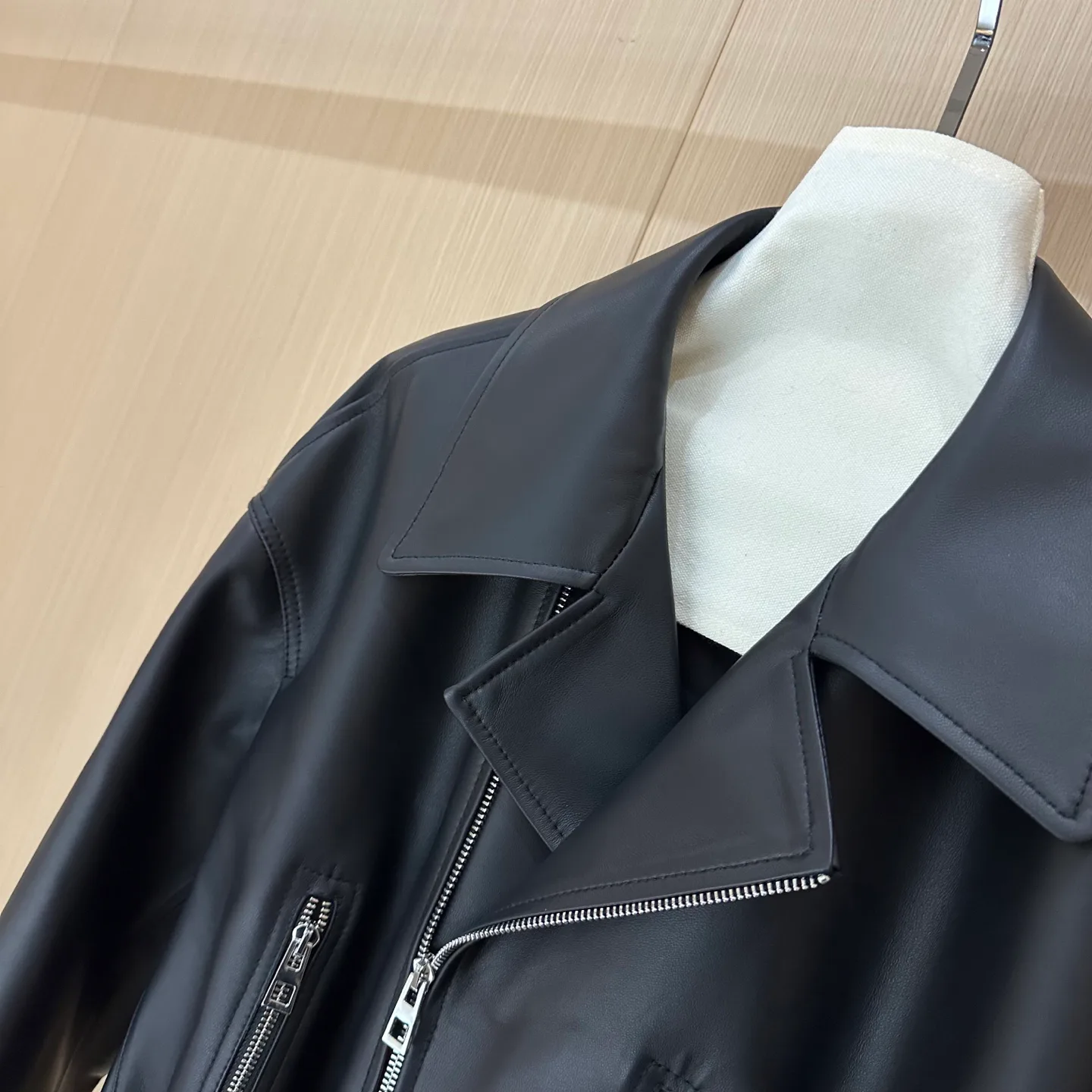 Кожаные Куртки И Дублёнки Женские Loewe 10783212