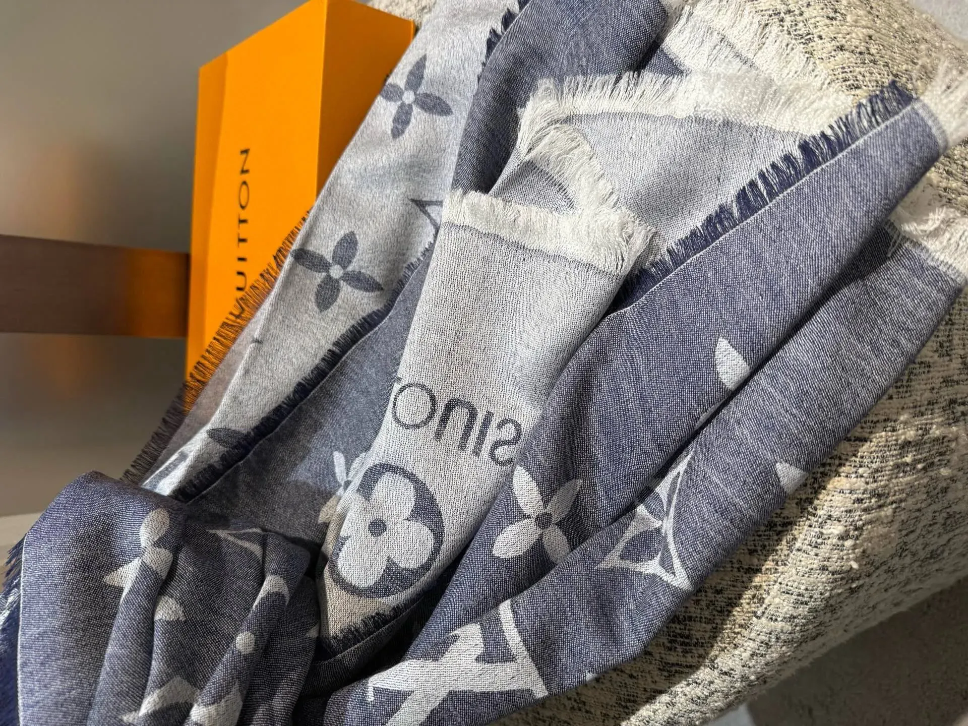 Шарфы Louis Vuitton 752662