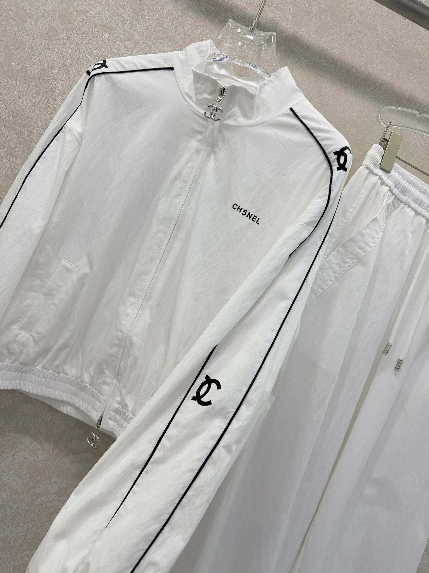 Костюмы Женские Chanel 10268034