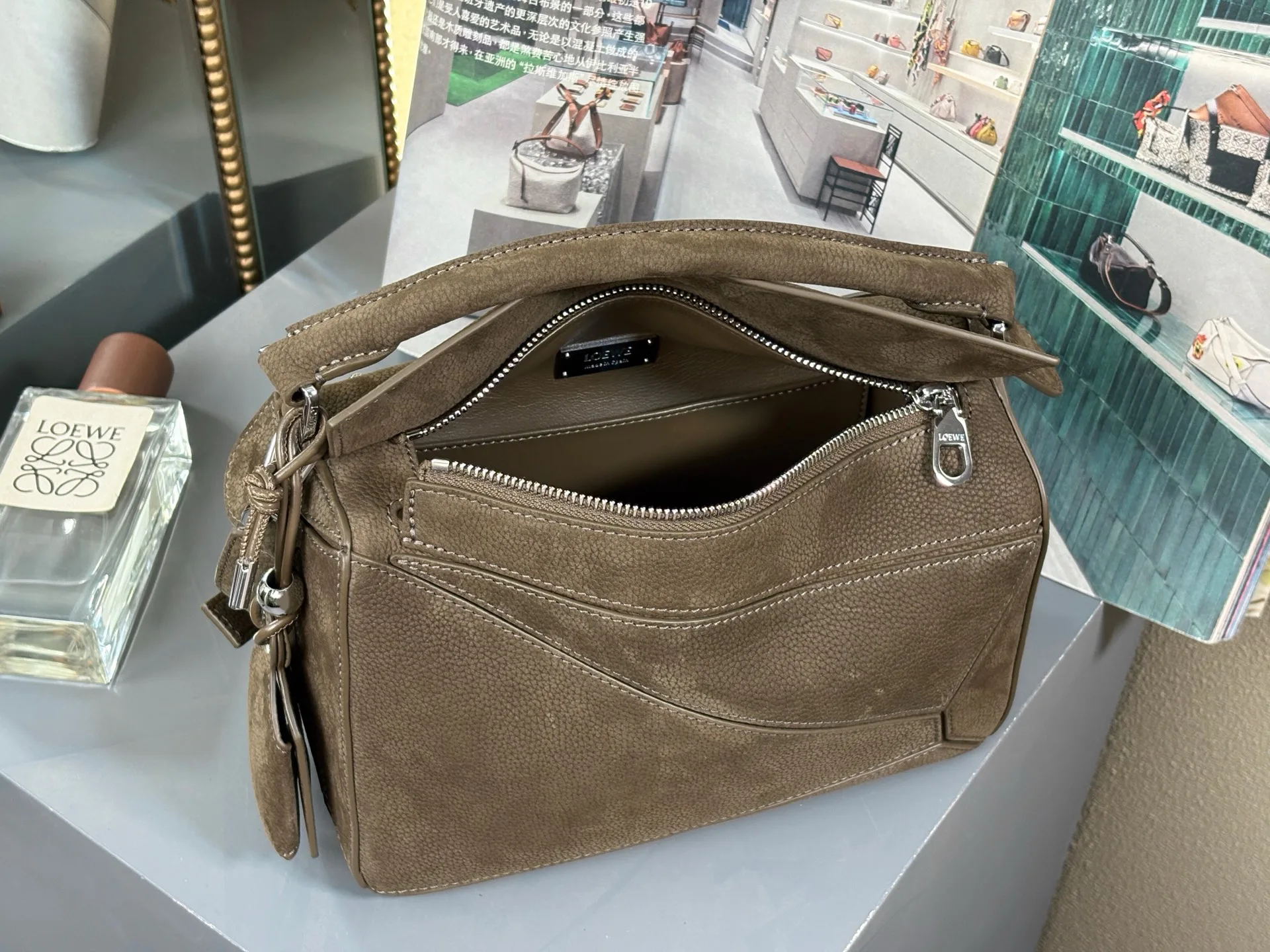 Классические Сумки Женские Loewe 1846036