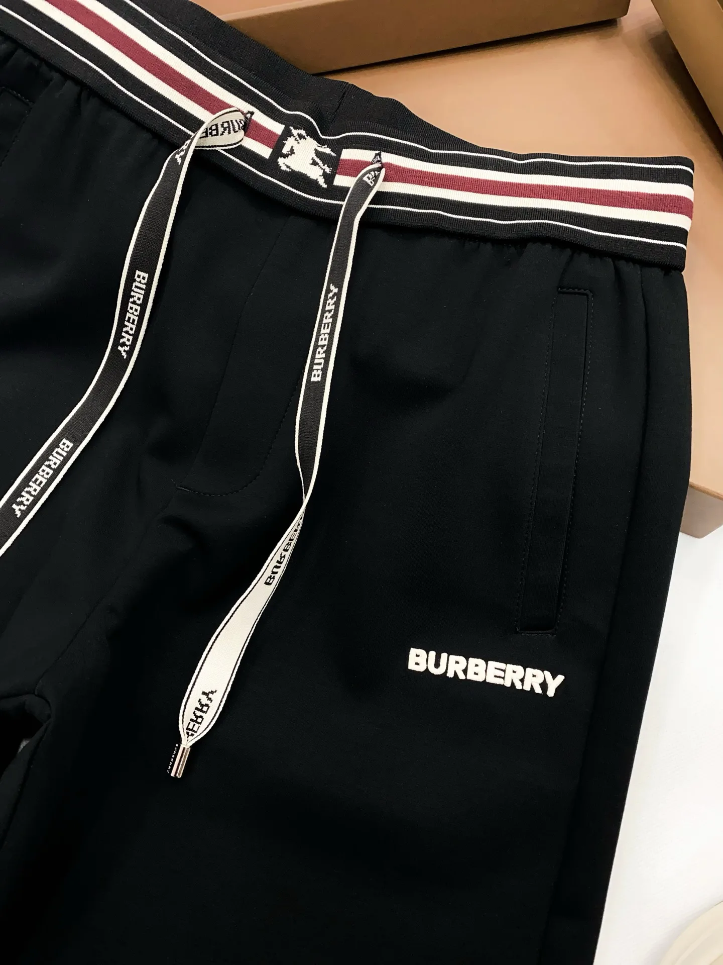 Брюки Мужские Burberry 13441681