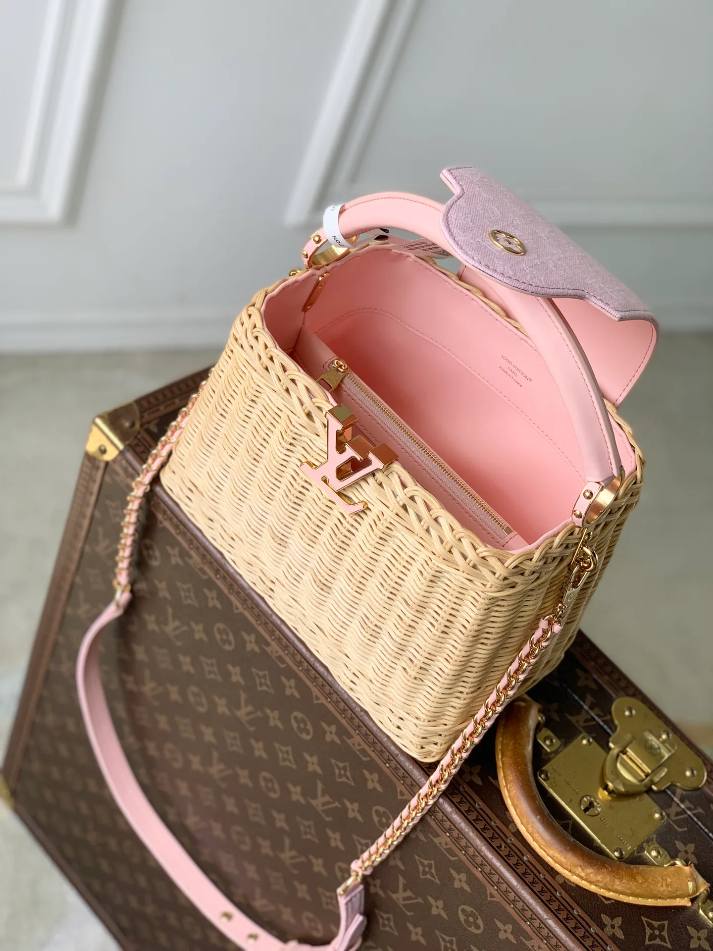 Классические Сумки Женские Louis Vuitton 18147579