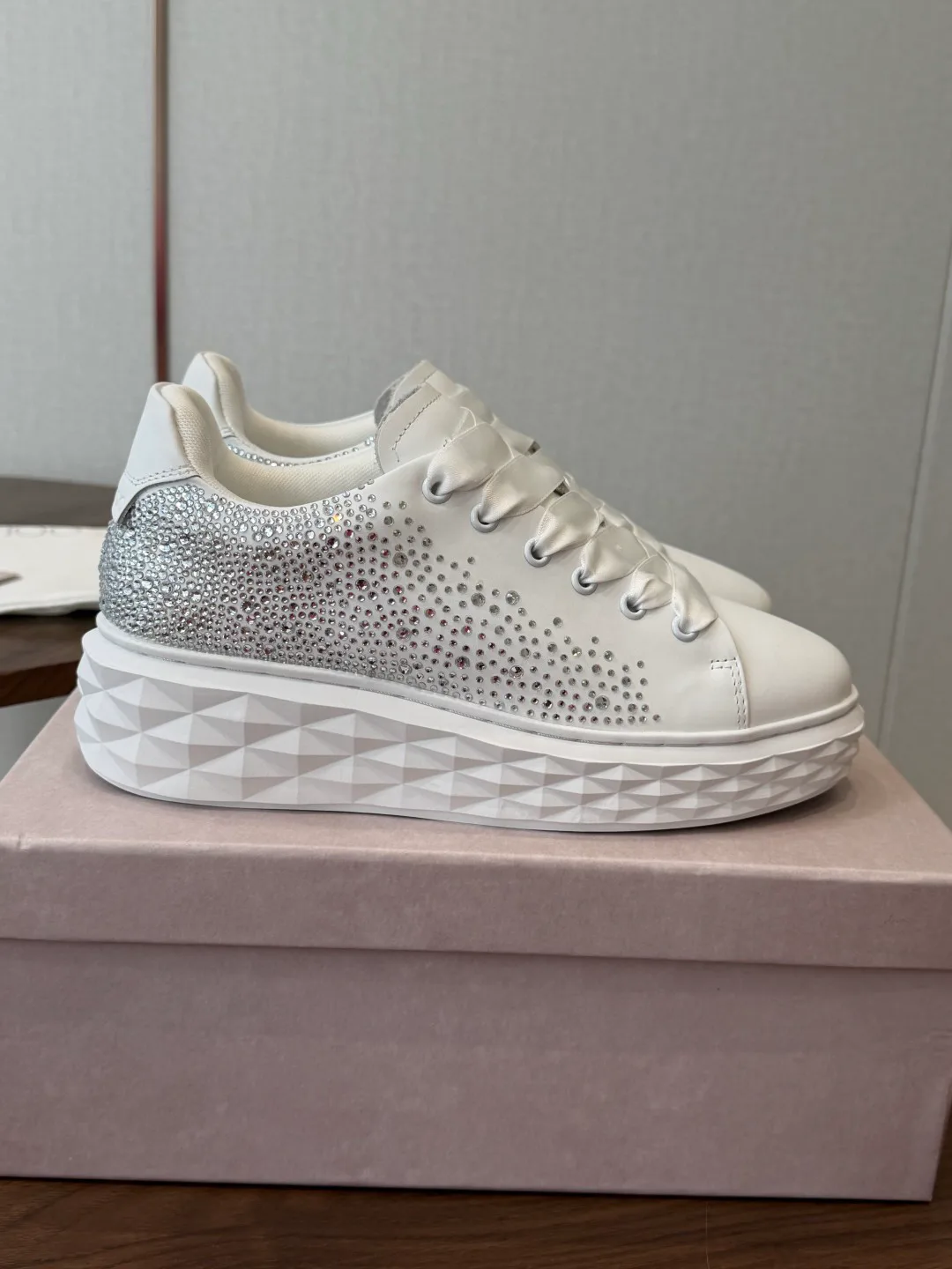 Кроссовки Женские Jimmy Choo 17923007