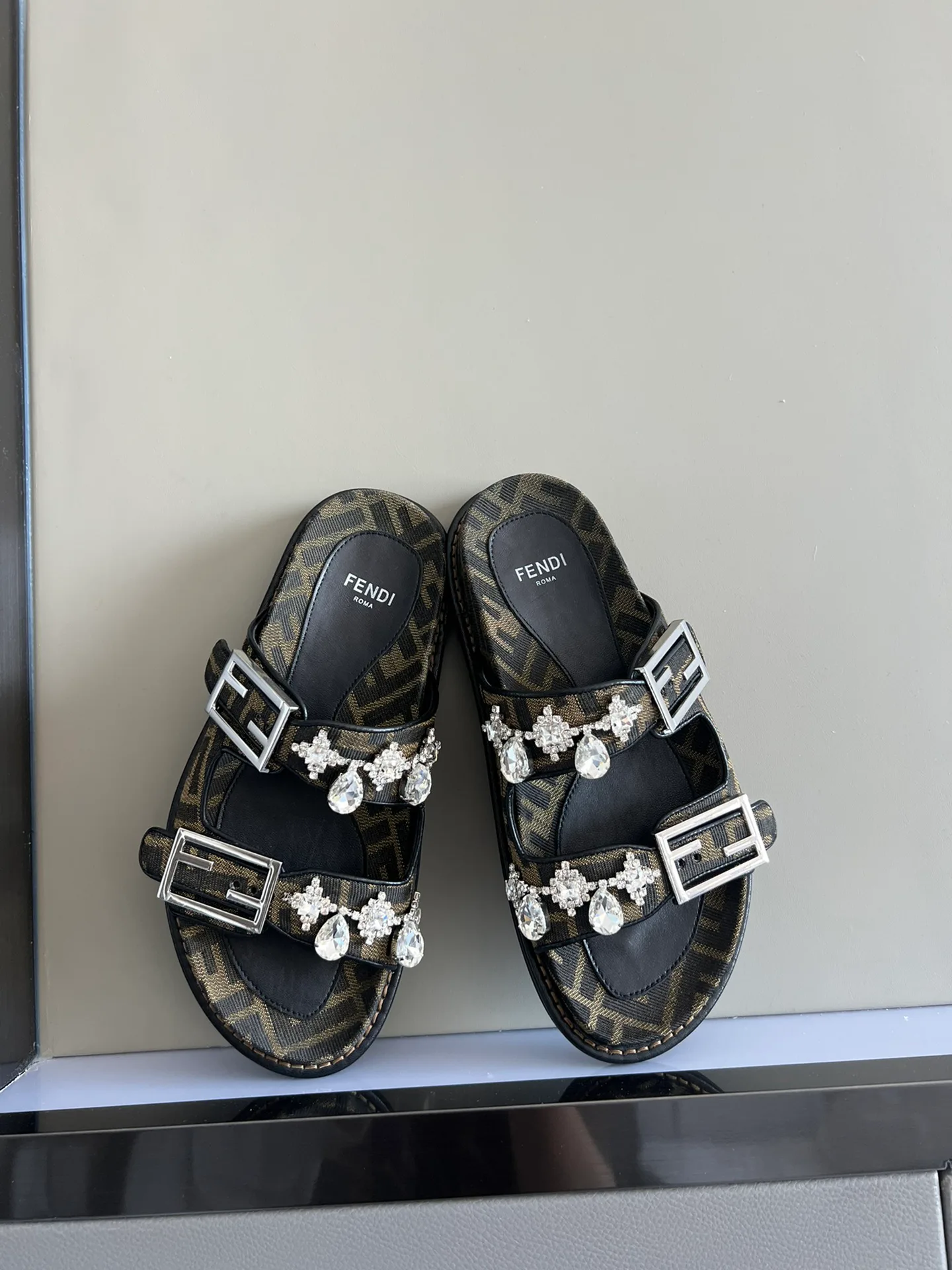 Шлепанцы Женские Fendi 5768