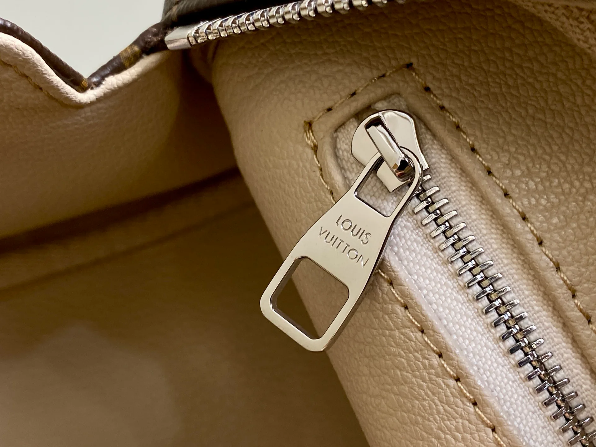 Дорожные Сумки Женские Louis Vuitton 12623269