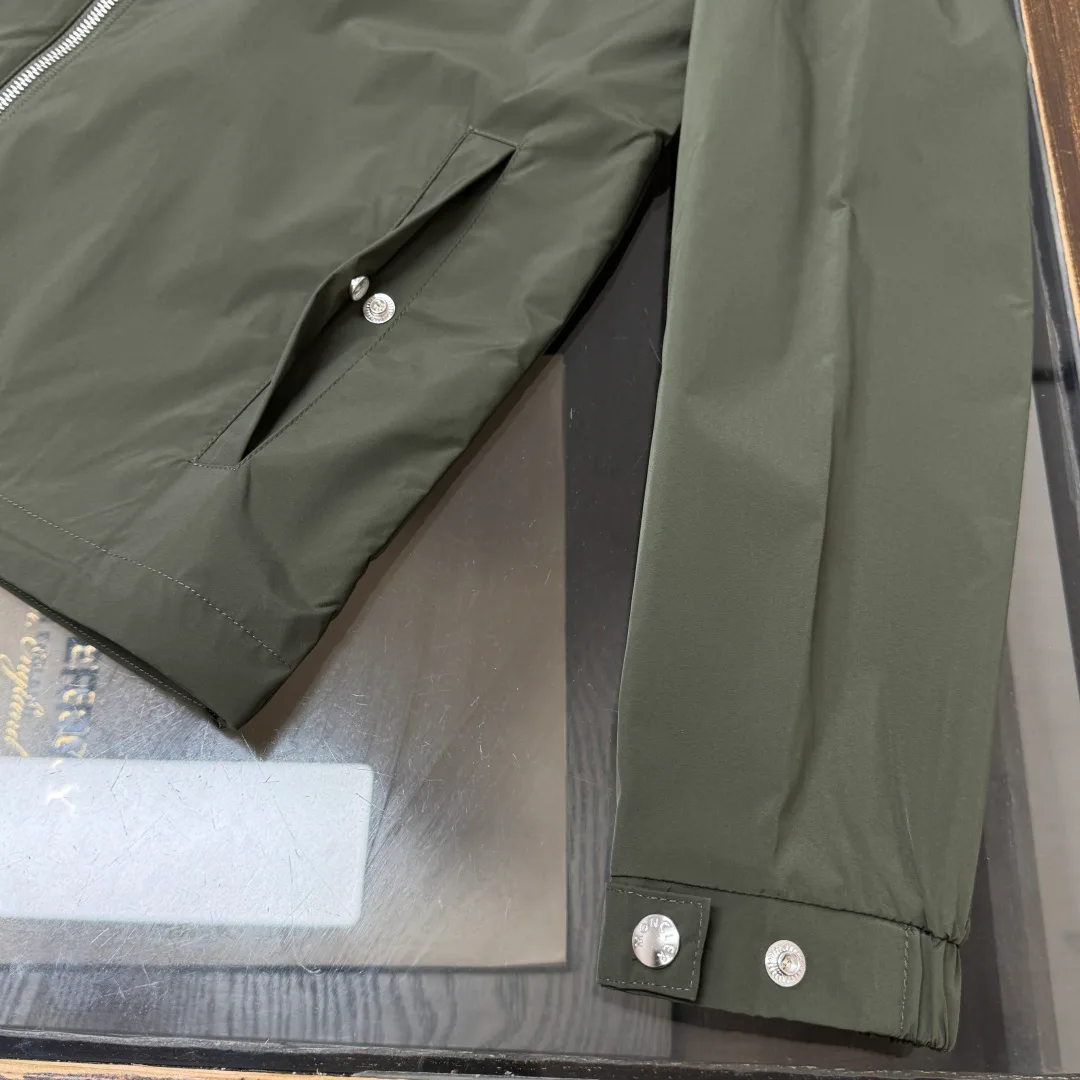 Куртки И Пуховики Женские Moncler 18416528