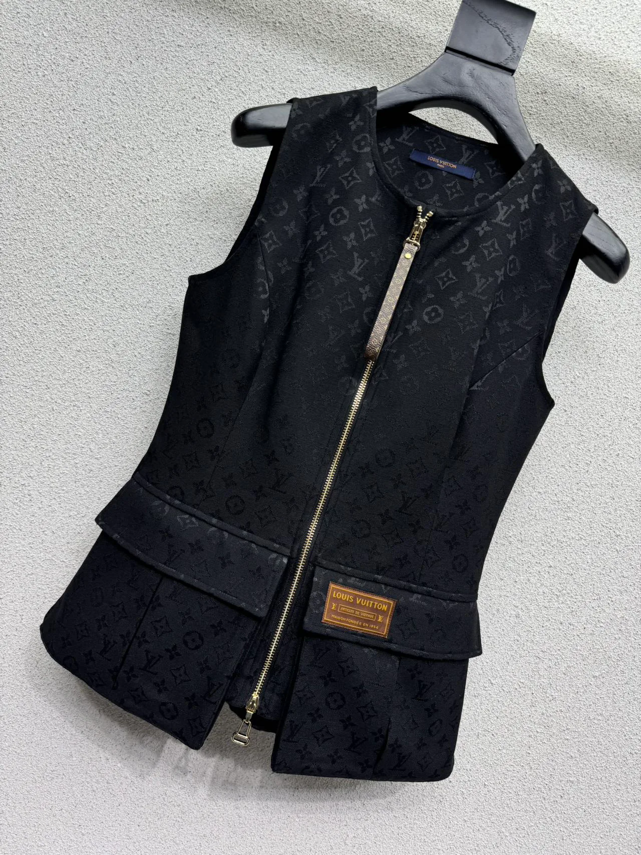 Жилеты Женские Louis Vuitton 18023595