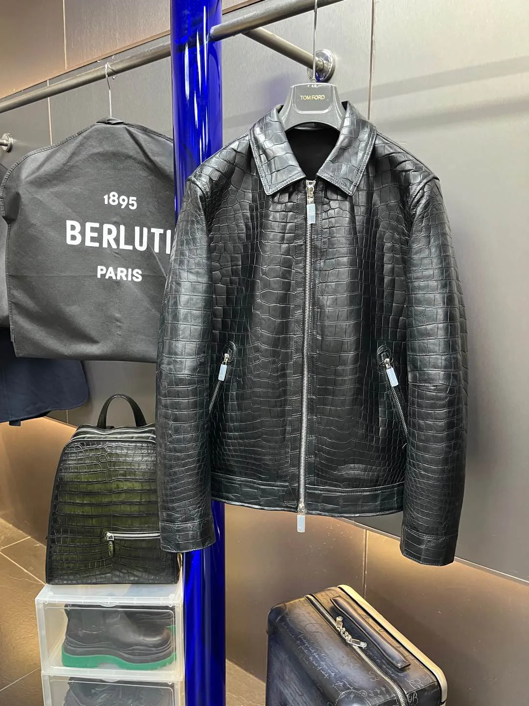 Кожаные Куртки И Дублёнки Мужские Berluti 444220