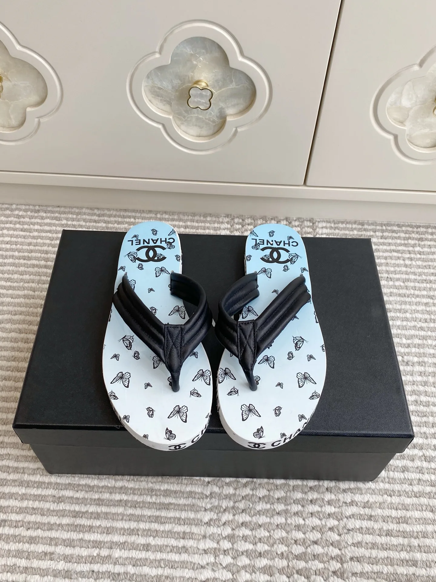 Шлепанцы Женские Chanel 11909737