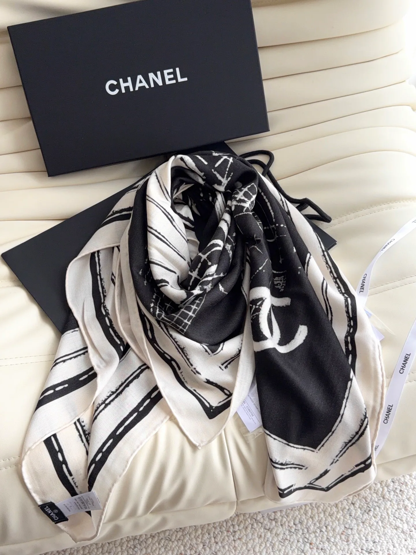 Платки Chanel 18675798