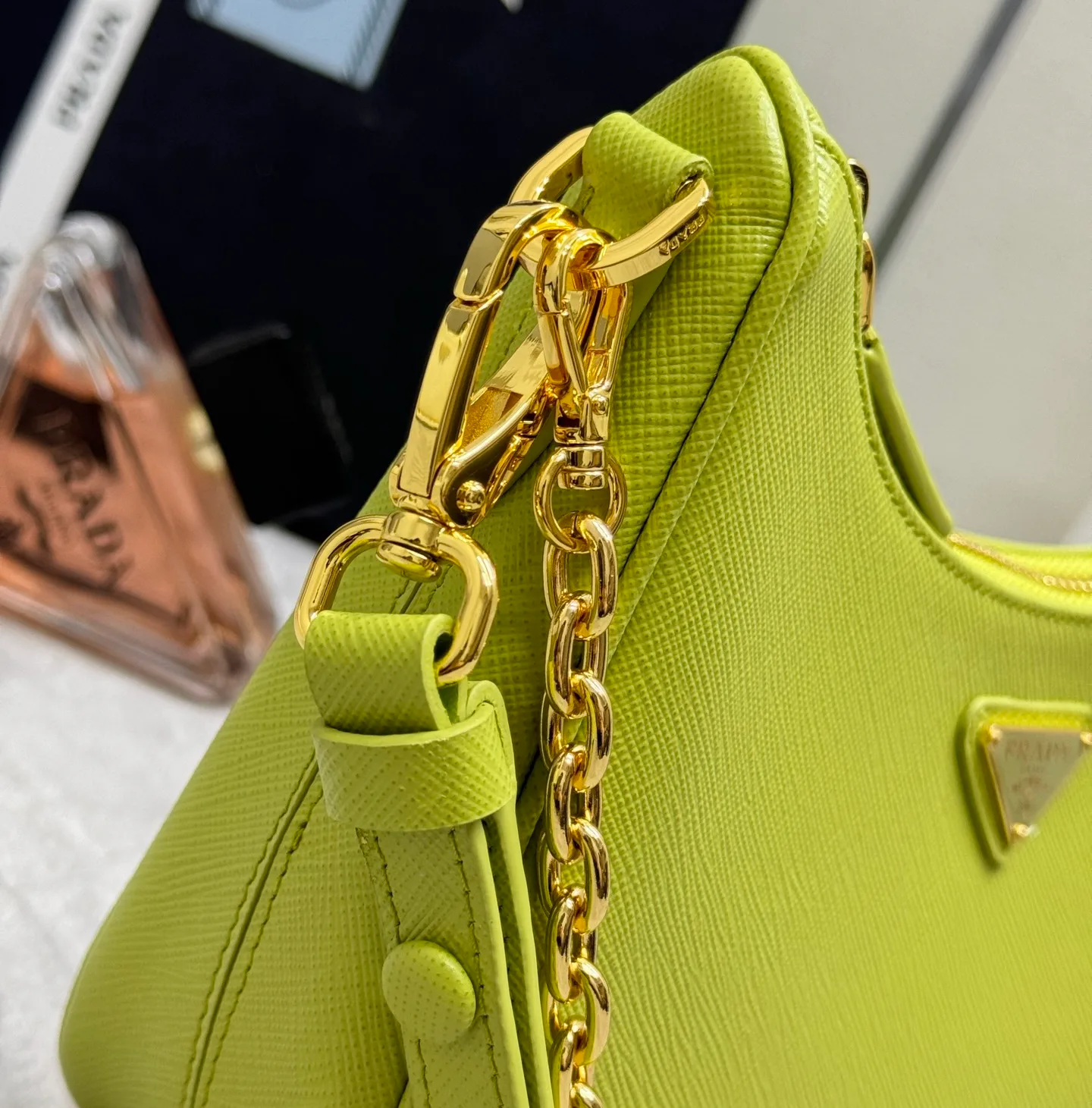 Сумки На Ремне Женские Prada 11788412