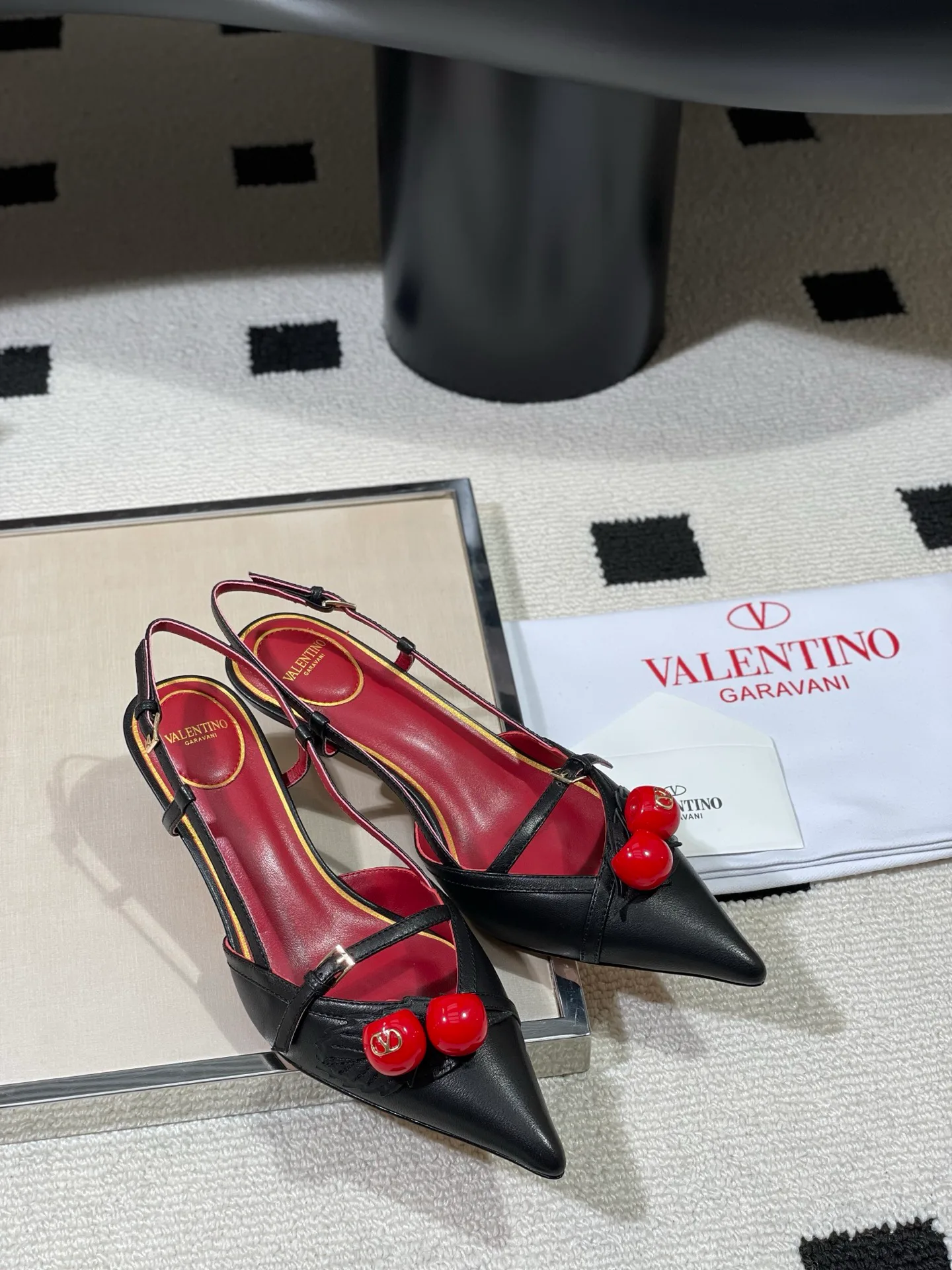 Босоножки Женские Valentino 13189654