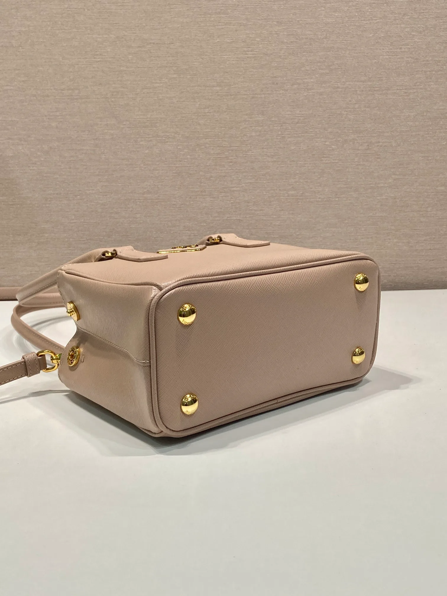 Классические Сумки Женские Prada 11336049