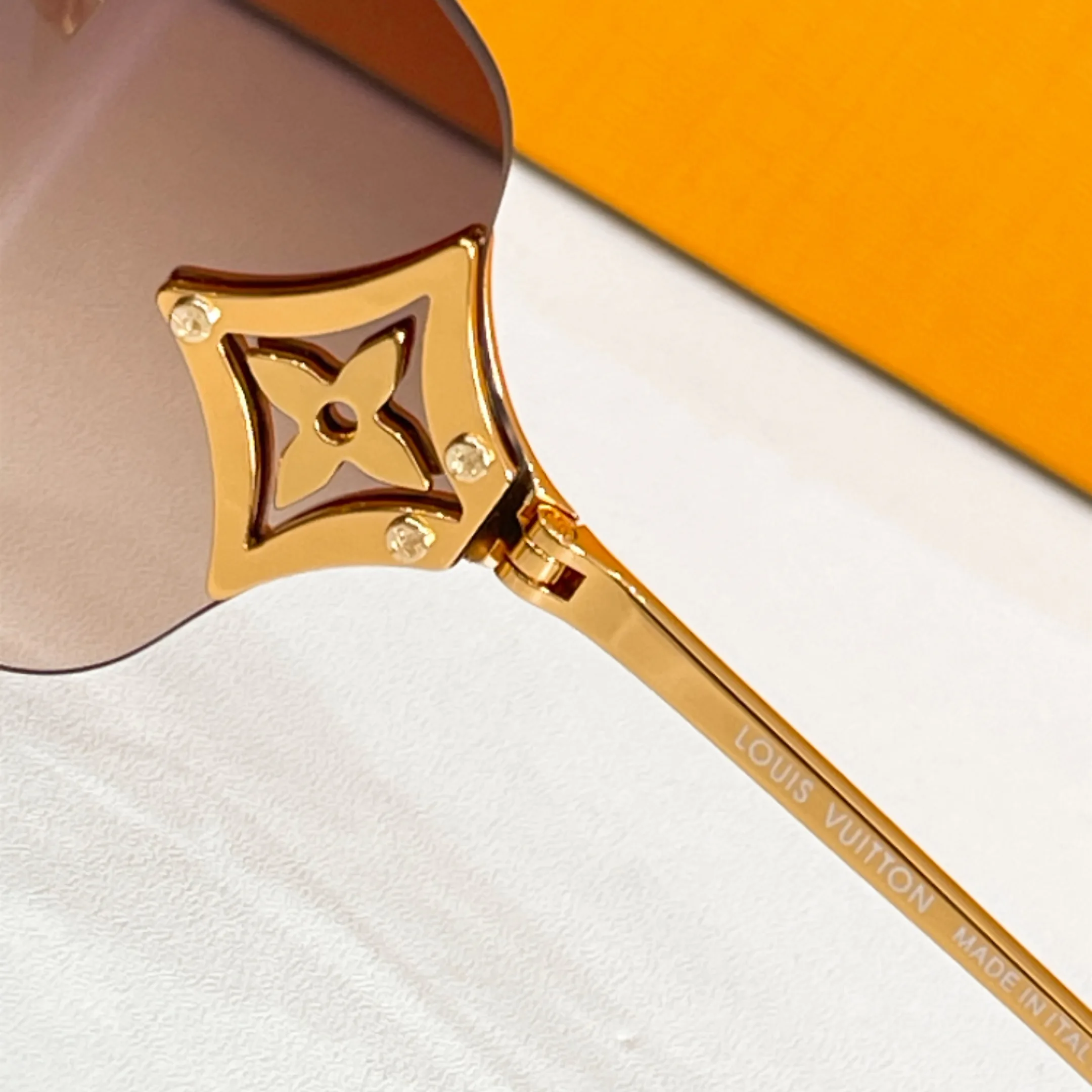Очки Louis Vuitton 18669964