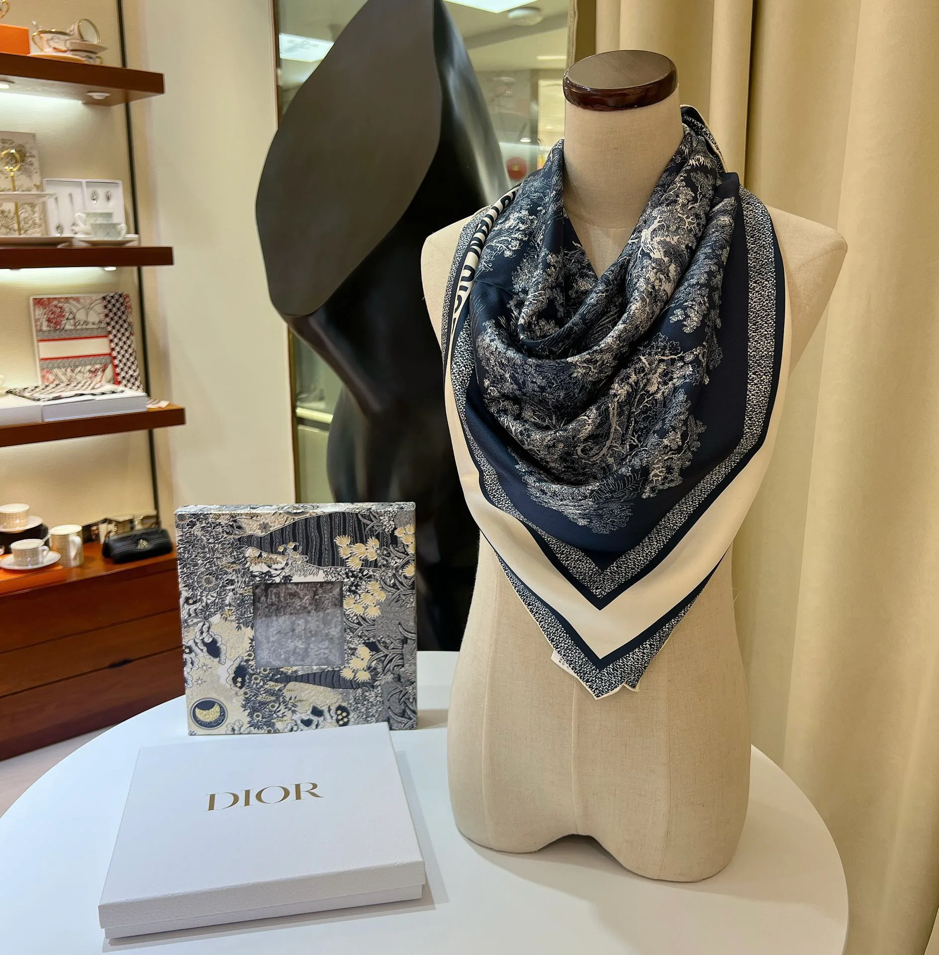 Шарфы Christian Dior 968045