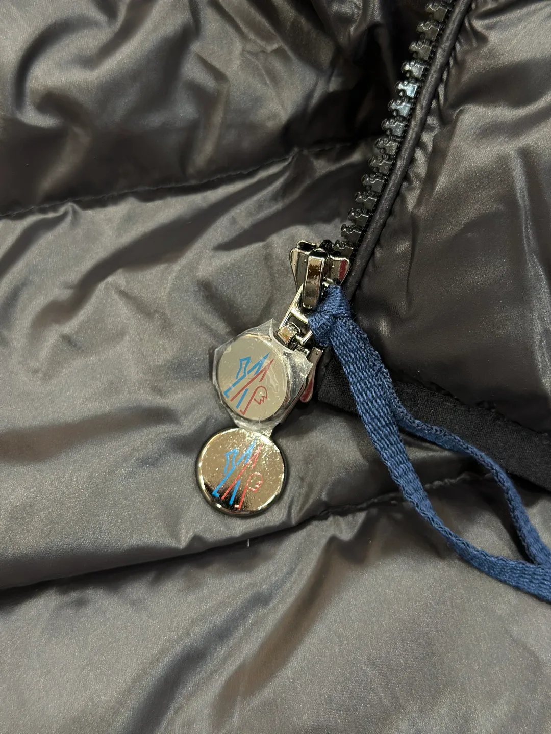 Куртки И Пуховики Мужские Moncler 18209649