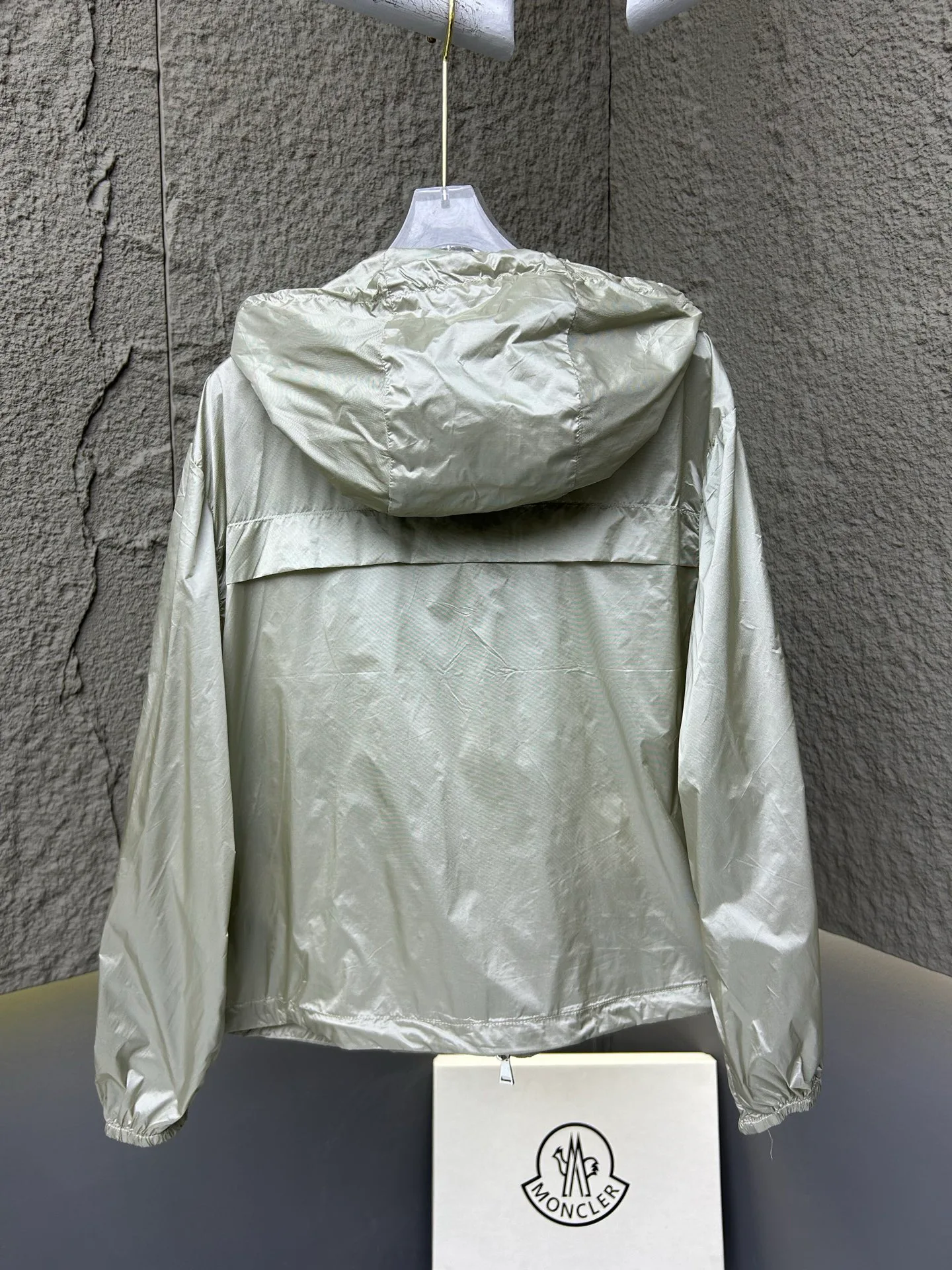 Куртки И Пуховики Женские Moncler 11666894