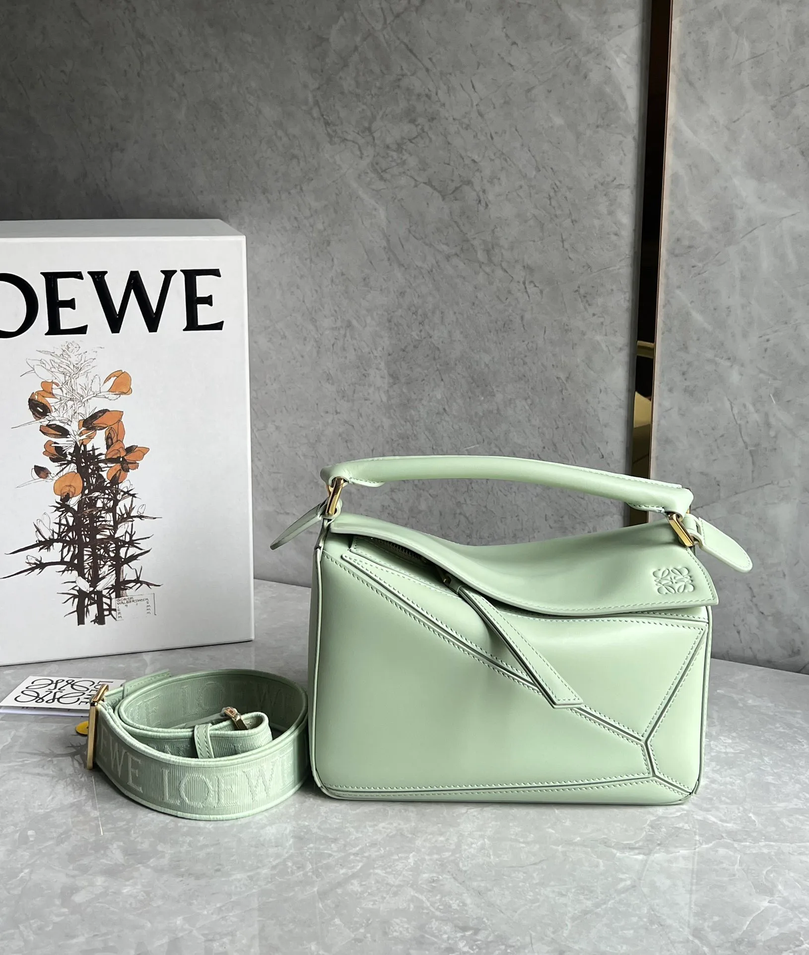 Сумки На Ремне Женские Loewe 10986860
