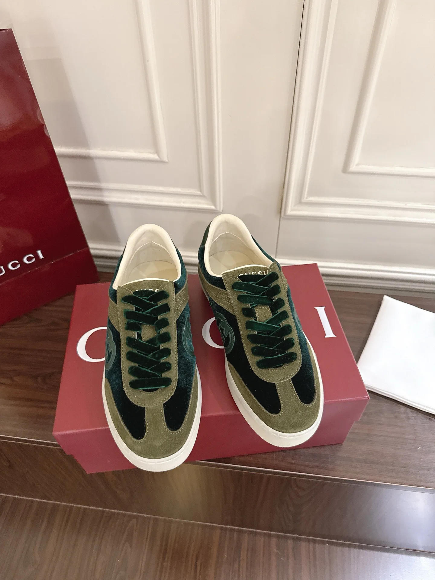 Кроссовки Женские Gucci 1827509