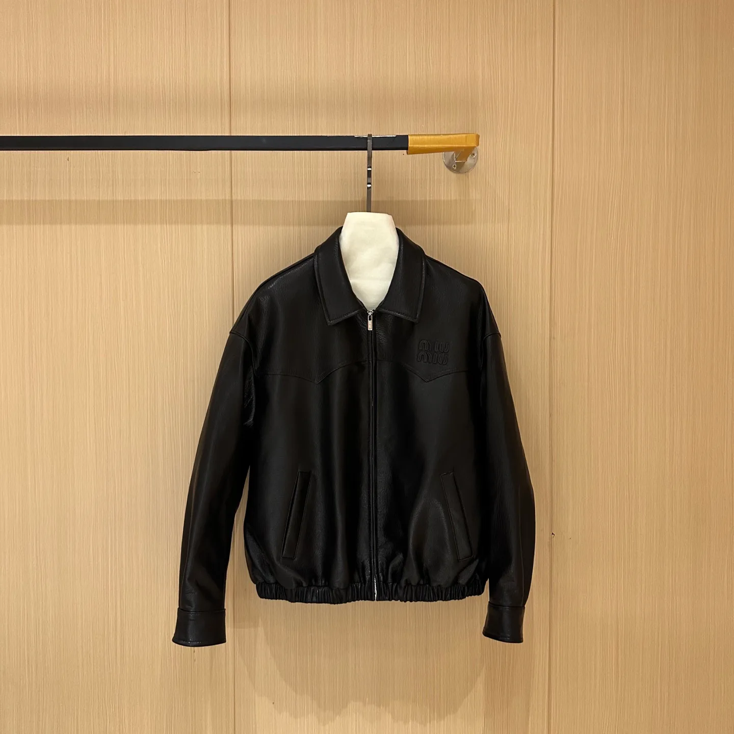 Кожаные Куртки И Дублёнки Женские Miu Miu 11888963