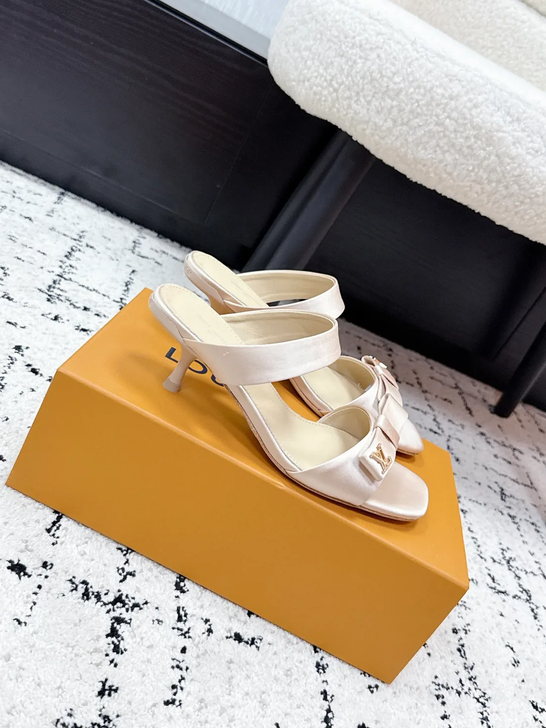 Босоножки Женские Louis Vuitton 13070824