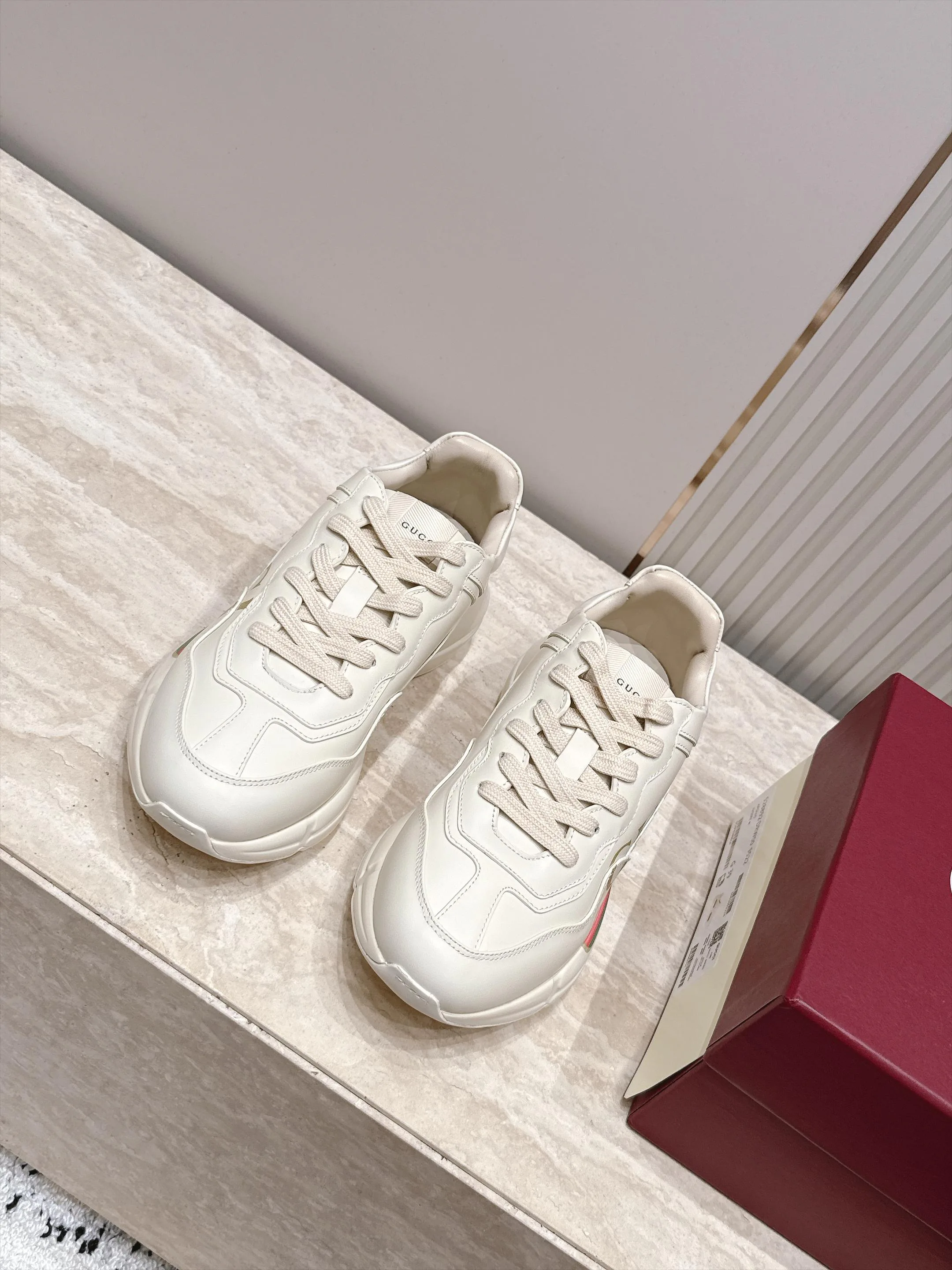 Кроссовки Женские Gucci 18025258