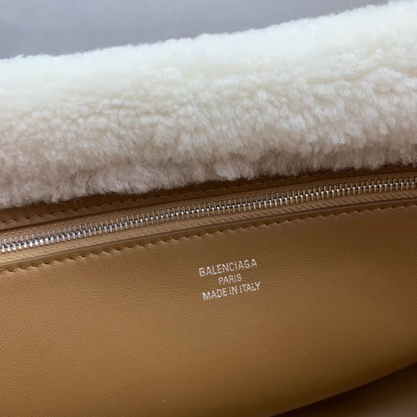 Сумки На Ремне Женские Balenciaga 692349