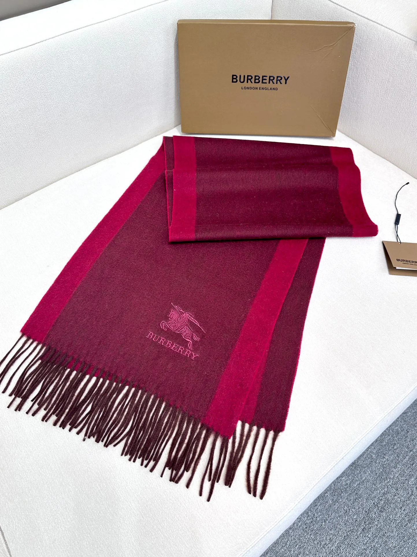 Шарфы Burberry 18322260