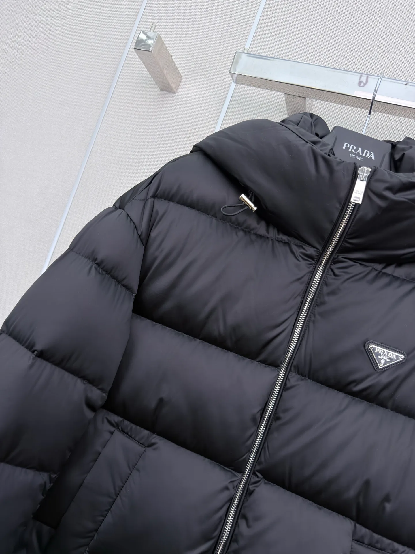 Куртки И Пуховики Женские Prada 18600988