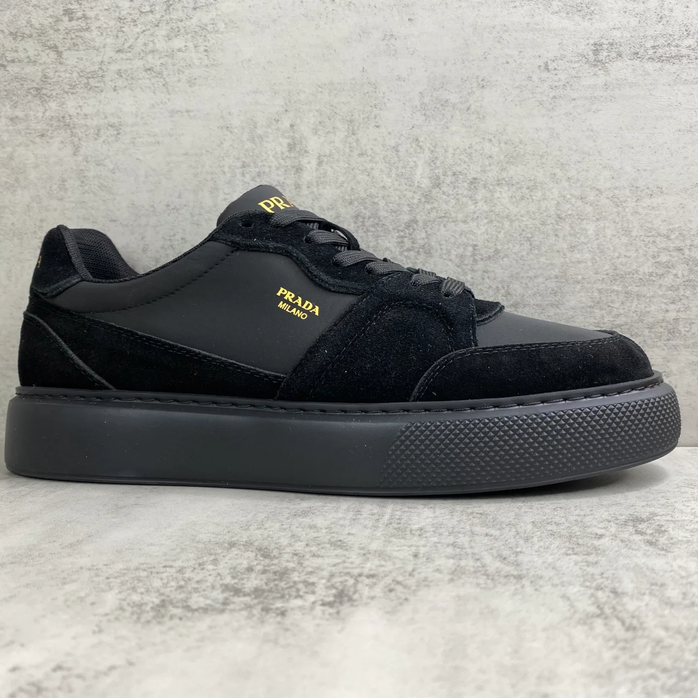 Кроссовки Мужские Prada 11679467