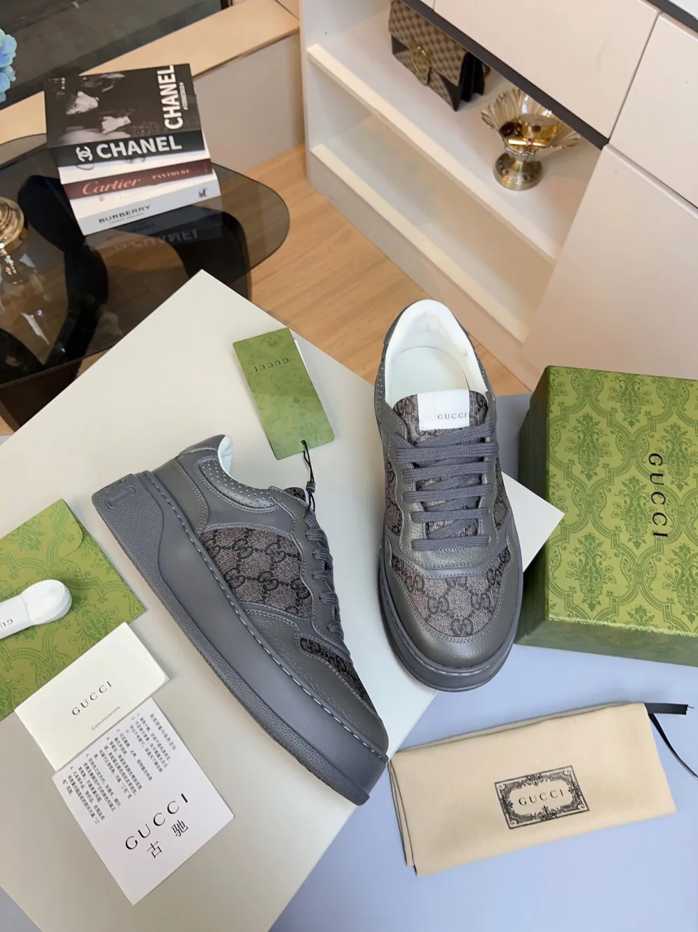 Кроссовки Женские Gucci 18369612