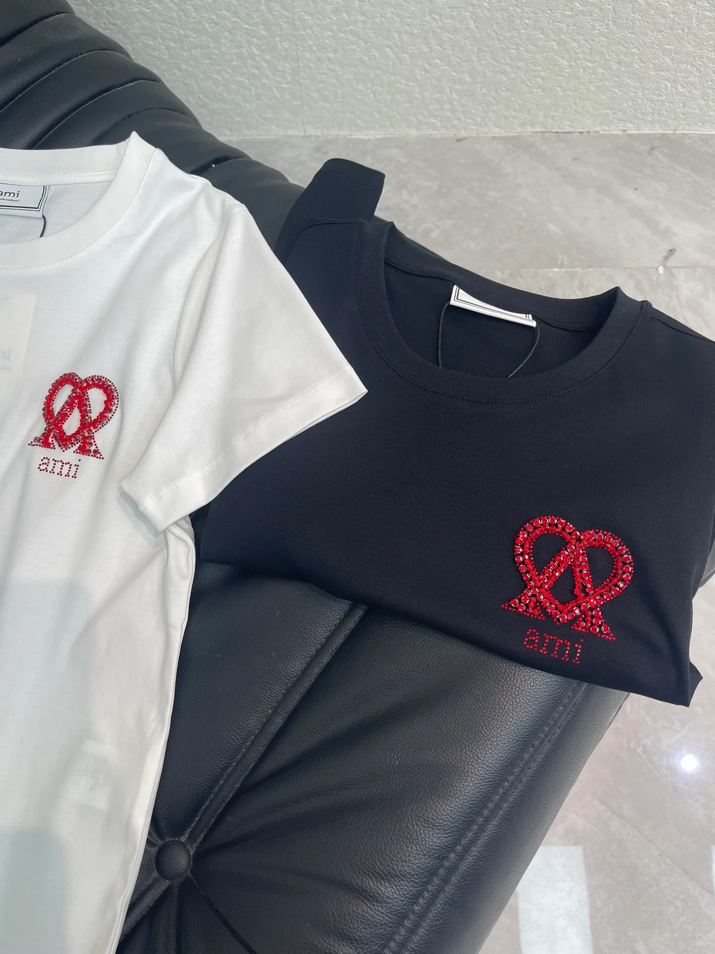 Футболки Женские Ami Paris 935237