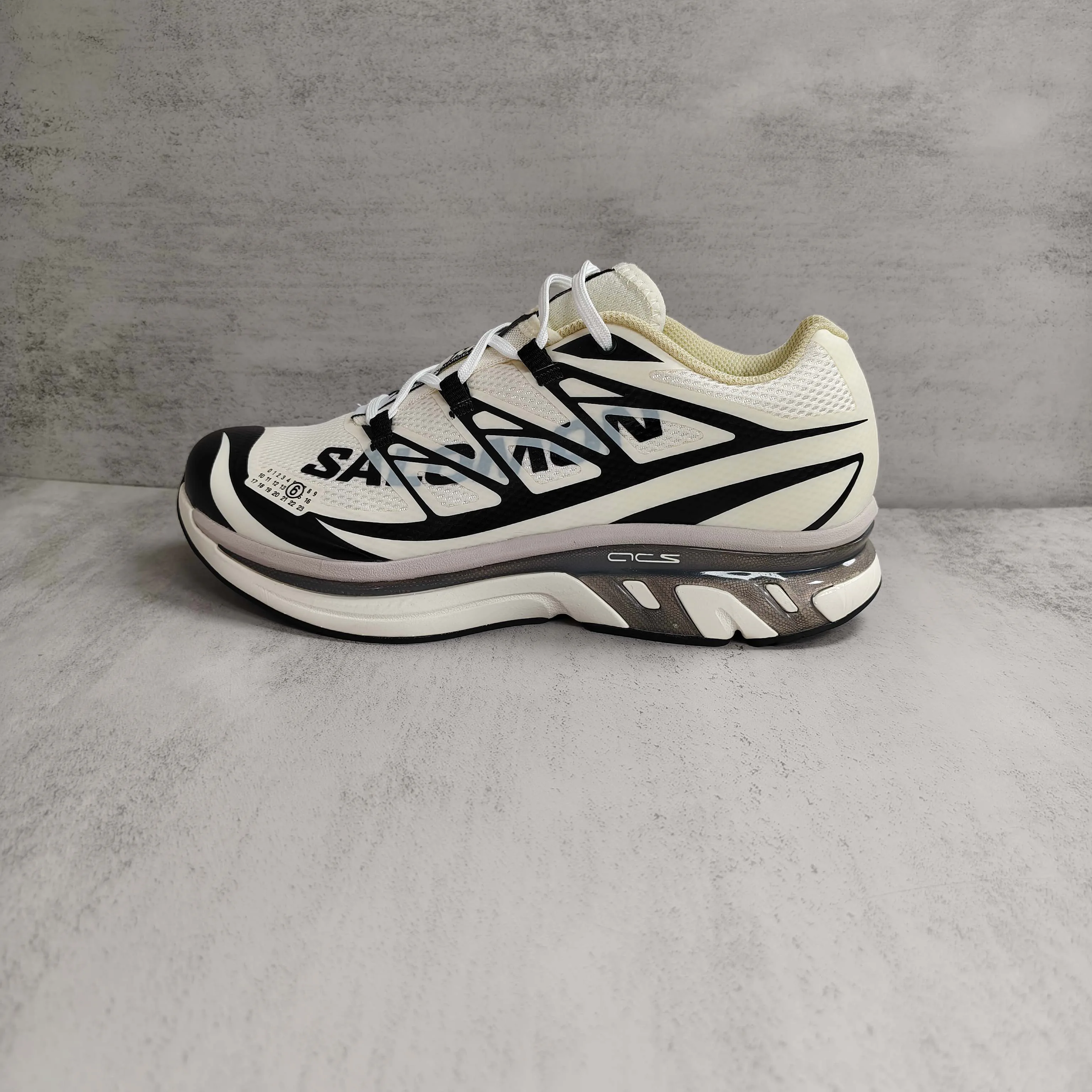 Кроссовки Женские Maison Margiela 18039834