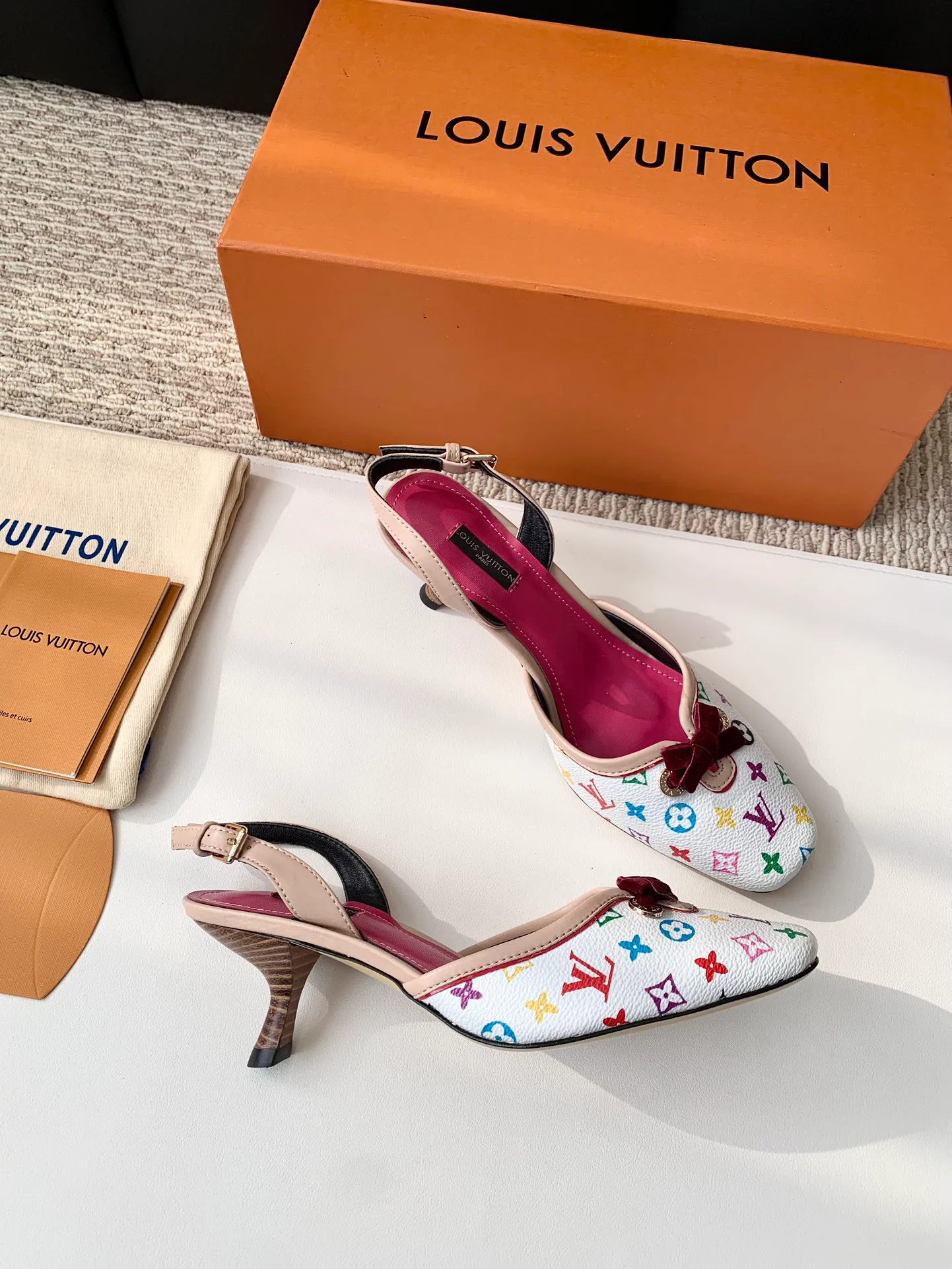 Босоножки Женские Louis Vuitton 11263777