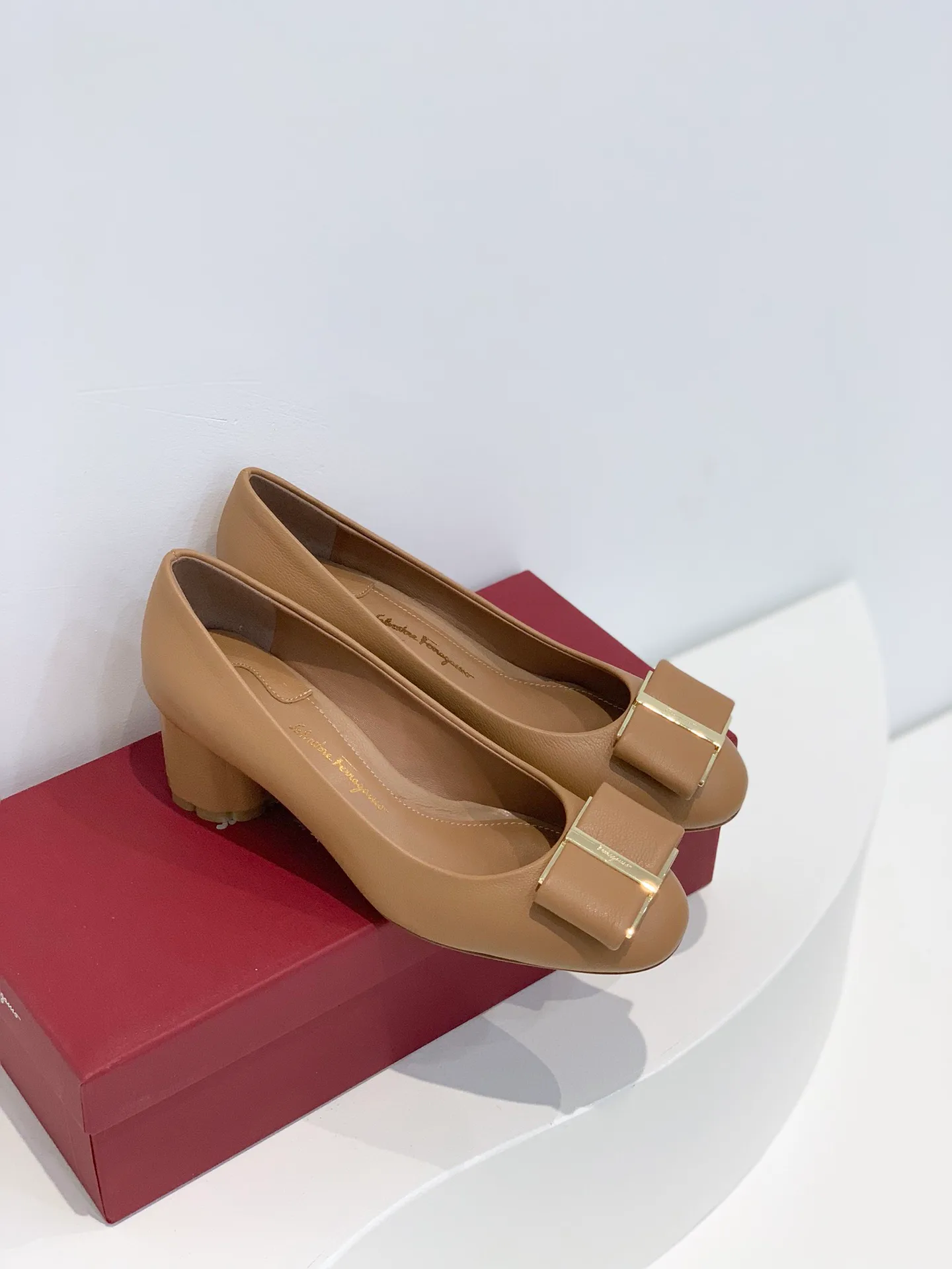 Туфли Женские Salvatore Ferragamo 11675503