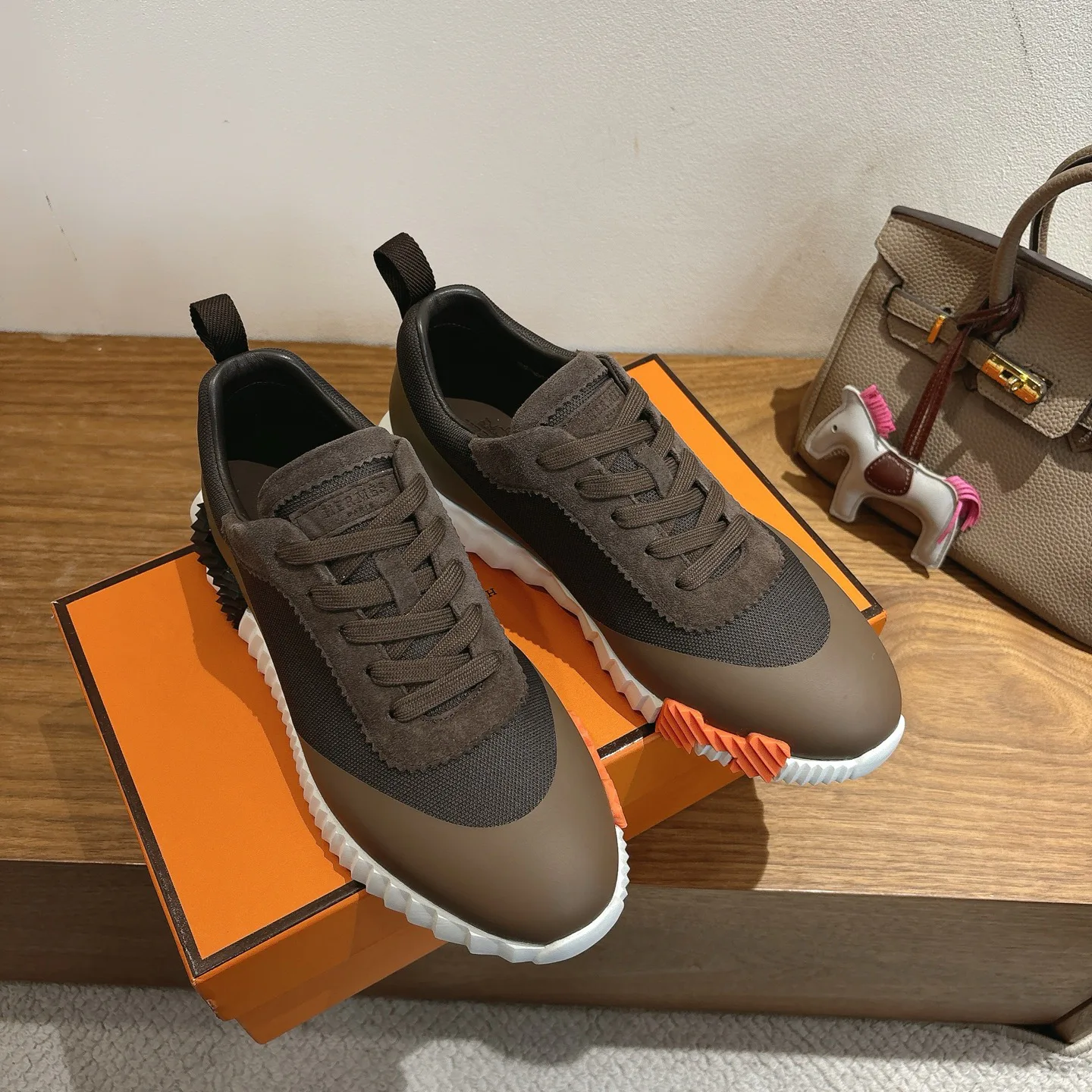 Кроссовки Женские Hermes 18729713
