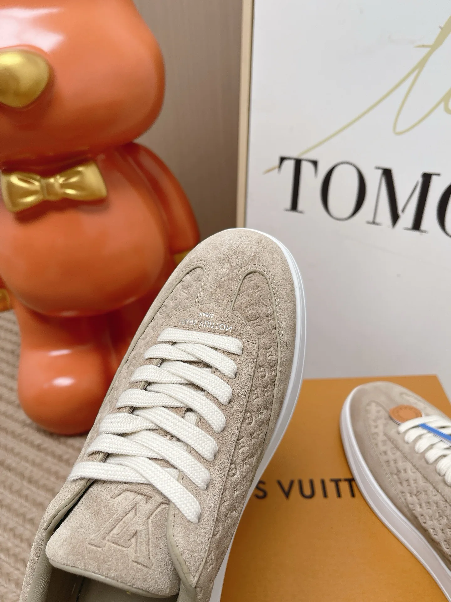 Кроссовки Женские Louis Vuitton 18810900