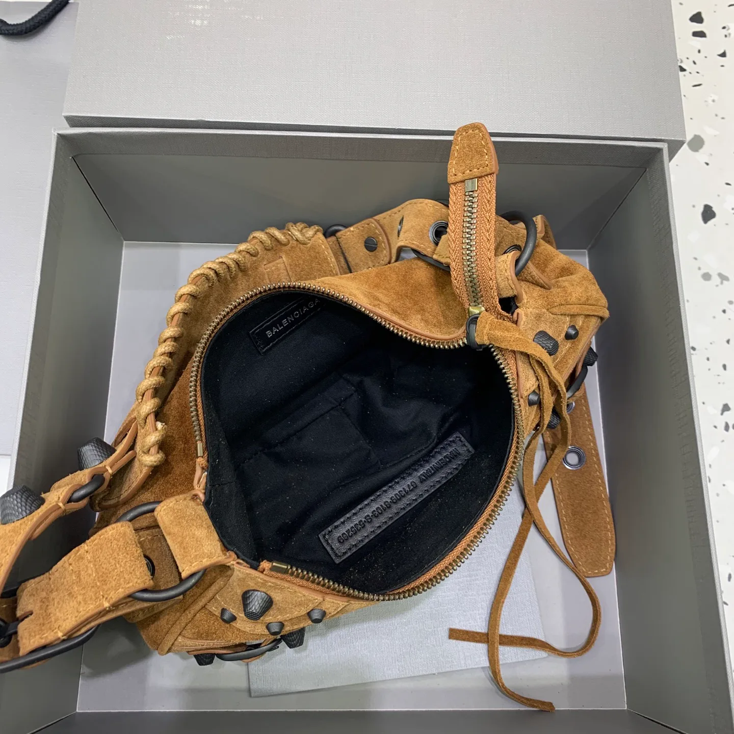 Сумки На Ремне Женские Balenciaga 12600653