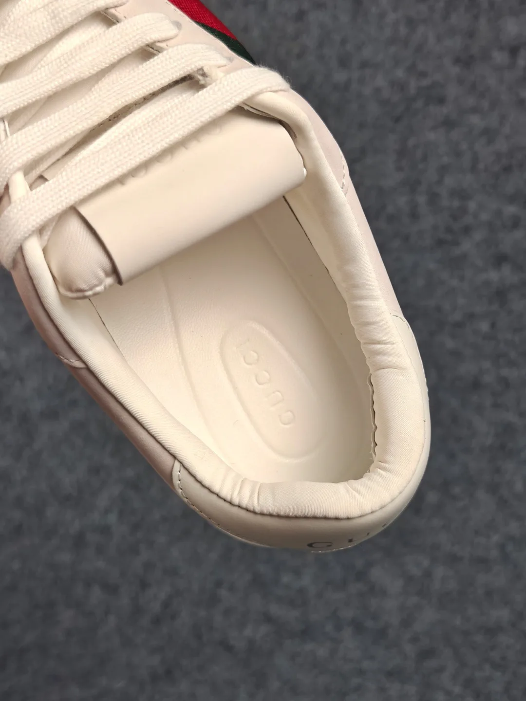 Кроссовки Женские Gucci 18417495
