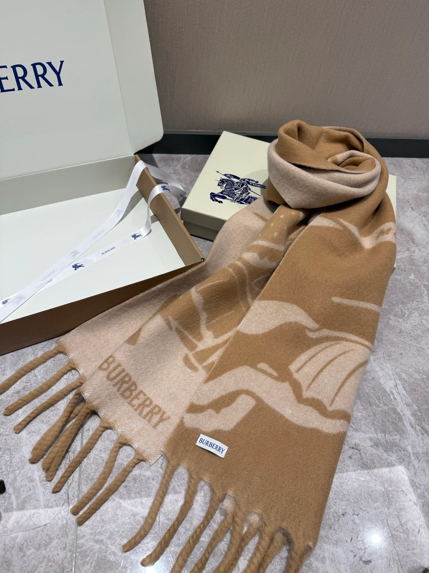 Шарфы Burberry 18626967