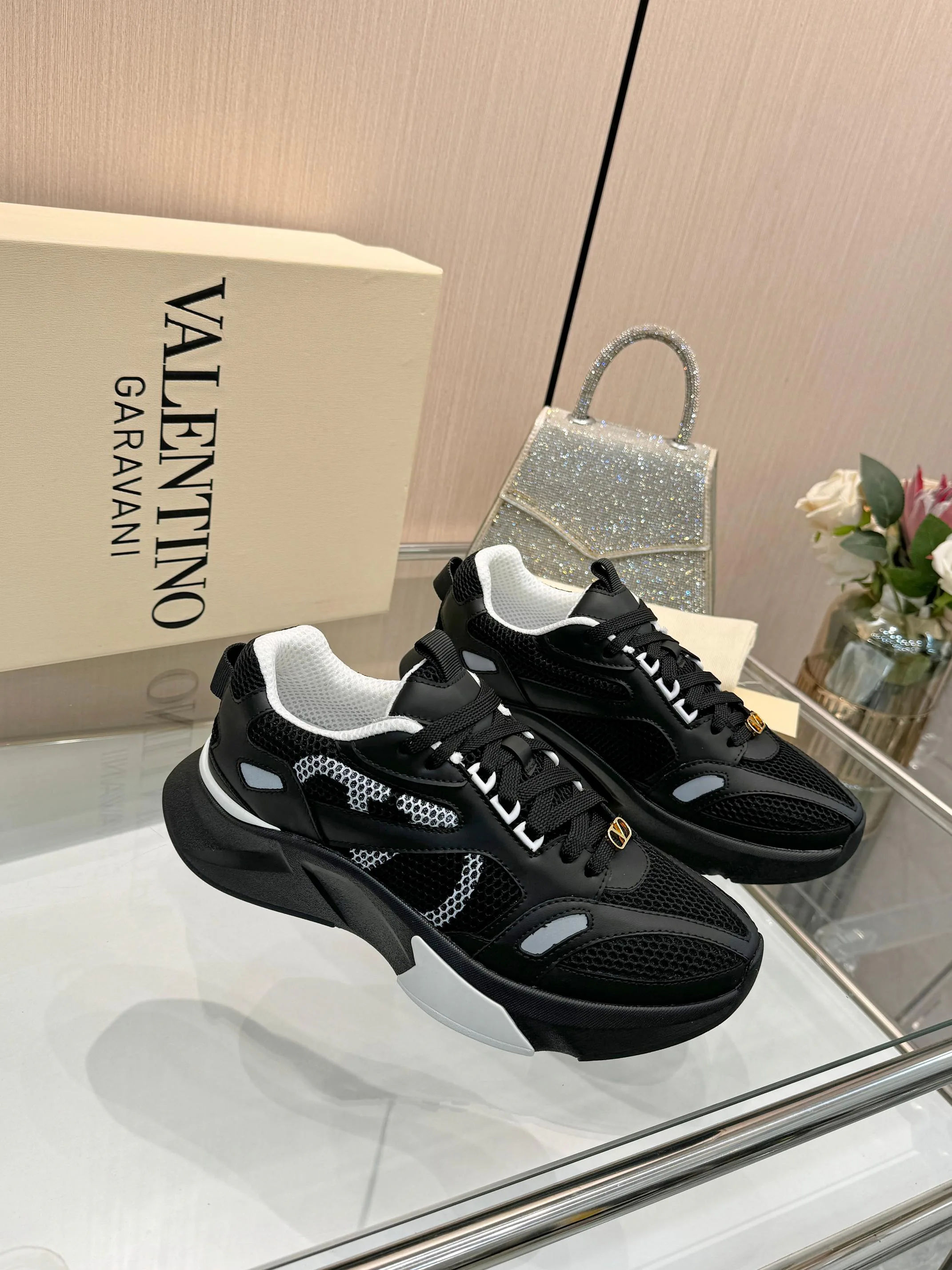 Кроссовки Мужские Valentino 17037991