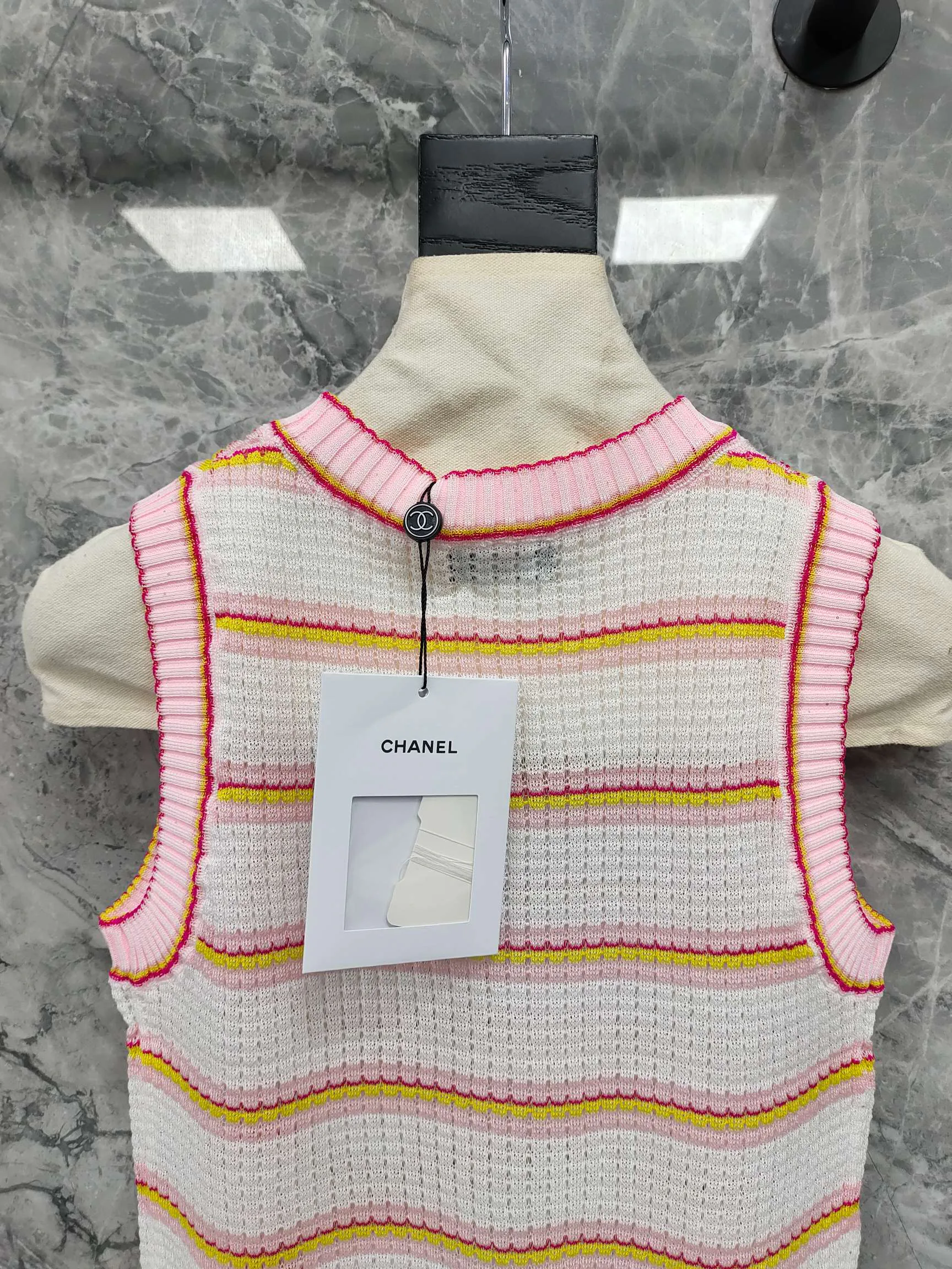 Жилеты Женские Chanel 12609603