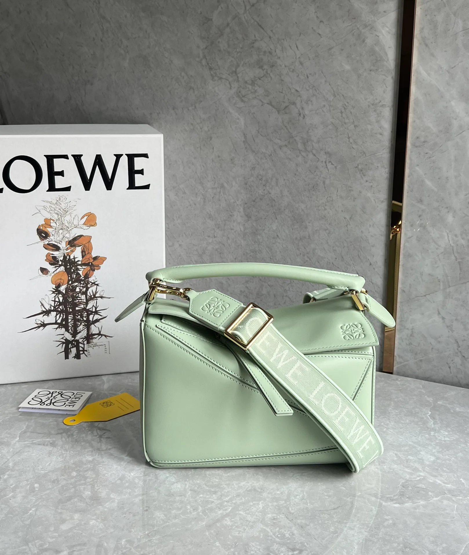 Сумки На Ремне Женские Loewe 10986860