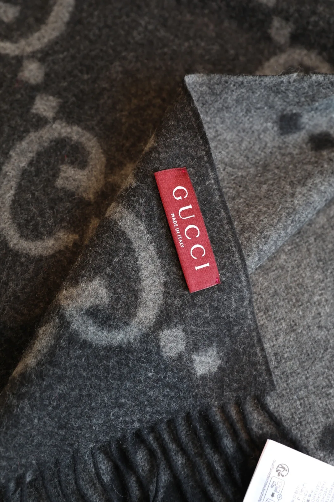 Шарфы Gucci 18265971