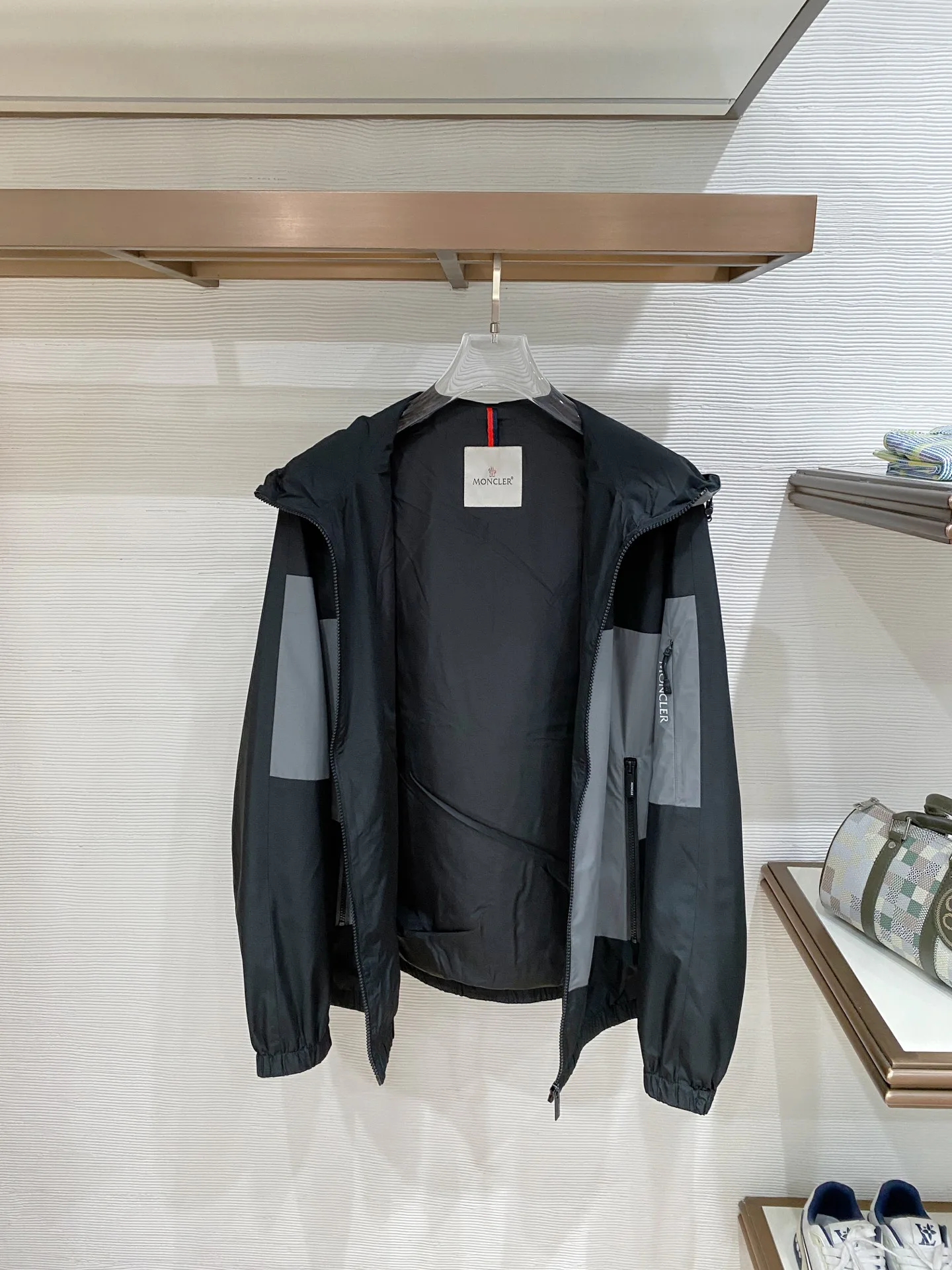 Куртки И Пуховики Мужские Moncler 11584616
