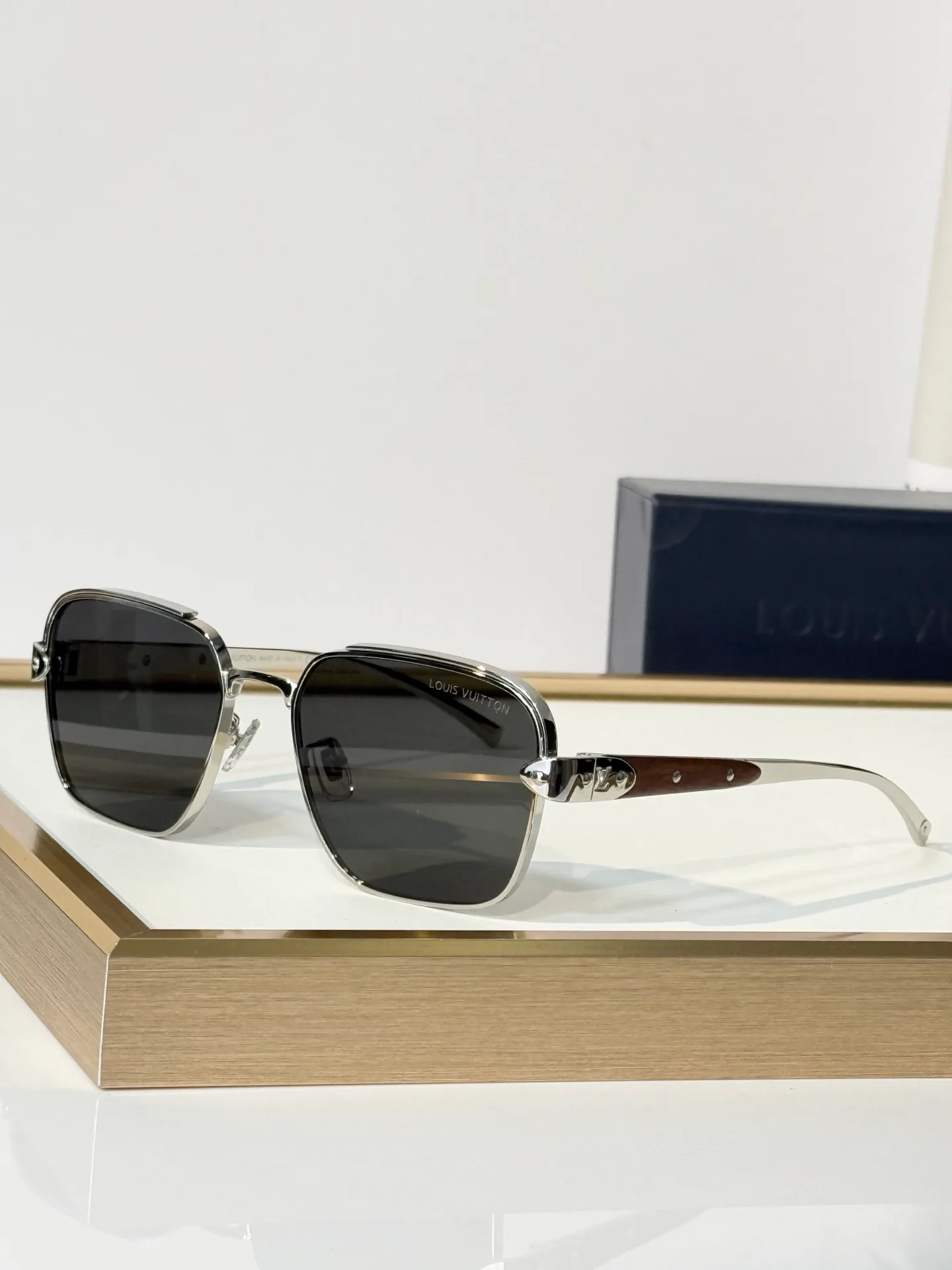 Очки Louis Vuitton 18453222