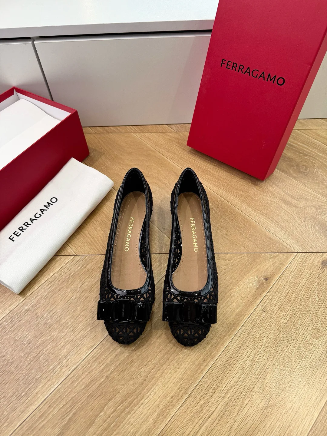 Туфли Женские Salvatore Ferragamo 17178197