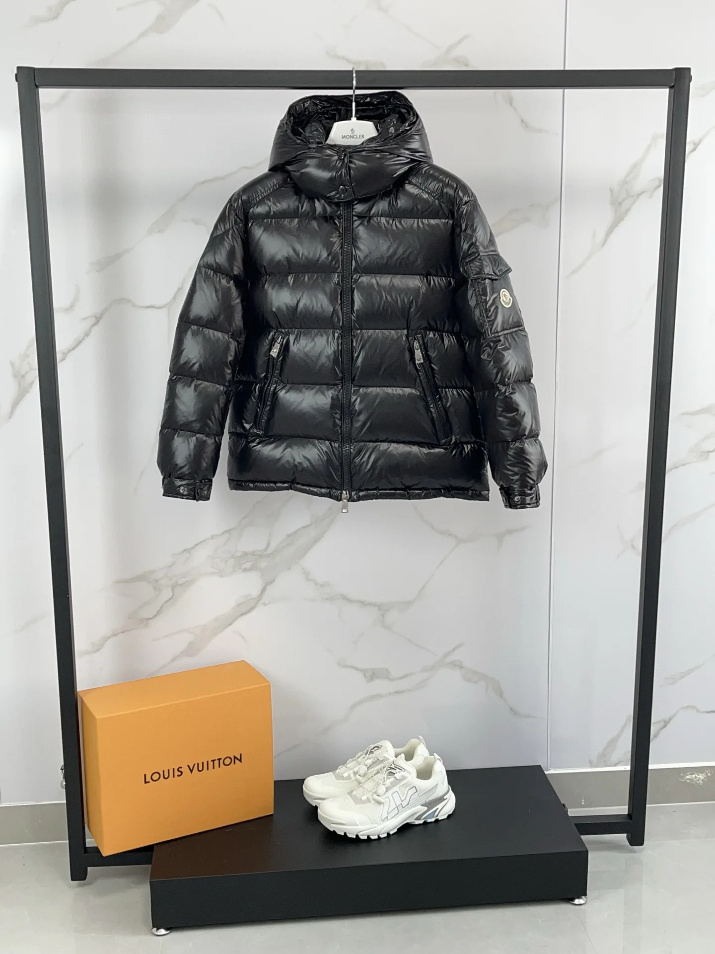 Куртки И Пуховики Женские Moncler 18391725