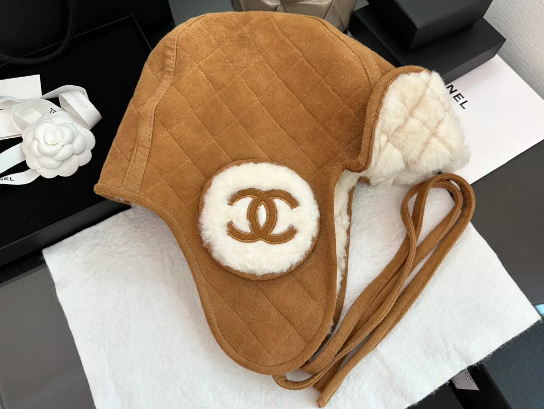 Головные Уборы Chanel 18347658