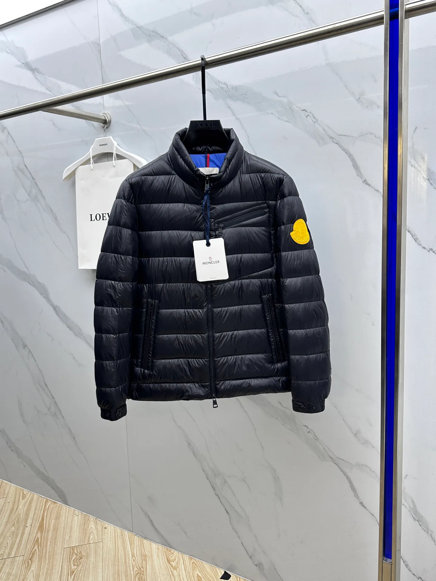 Куртки И Пуховики Мужские Moncler 2237399